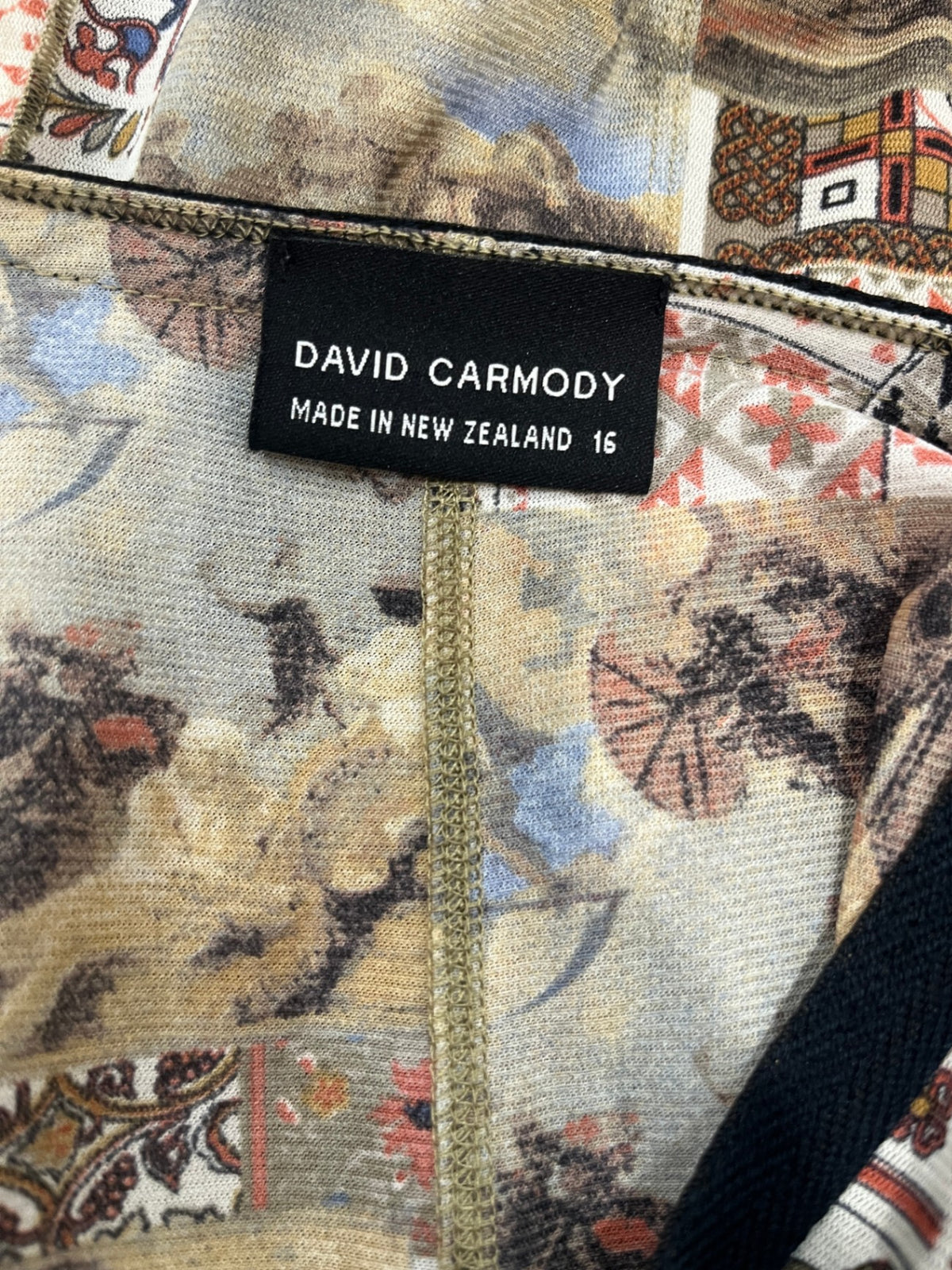David Carmody NZ Made Beige & Black Top – Size 16