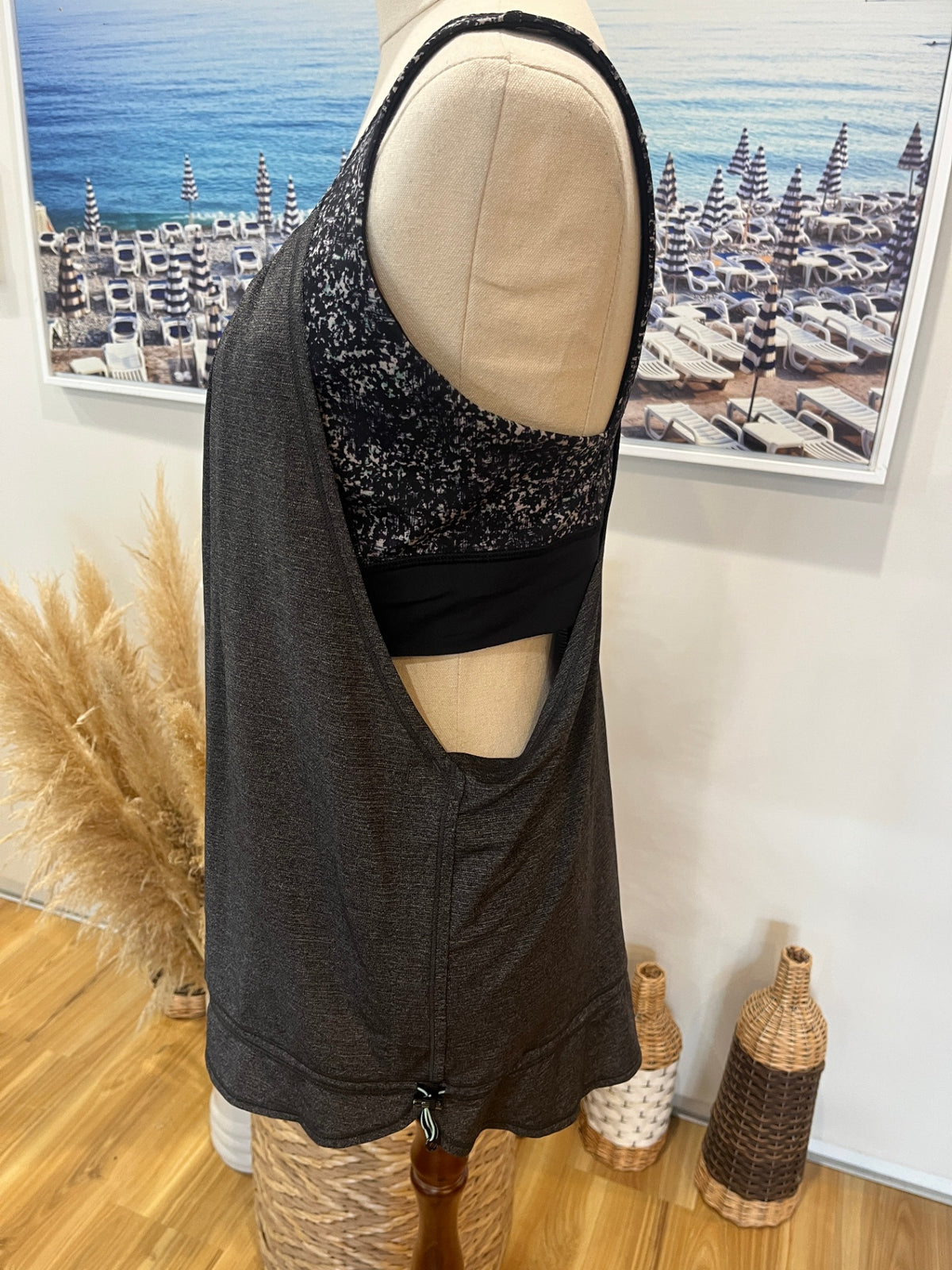 Lululemon Grey & Black Top XL – Lulu Size 12 / Kiwi Size 16