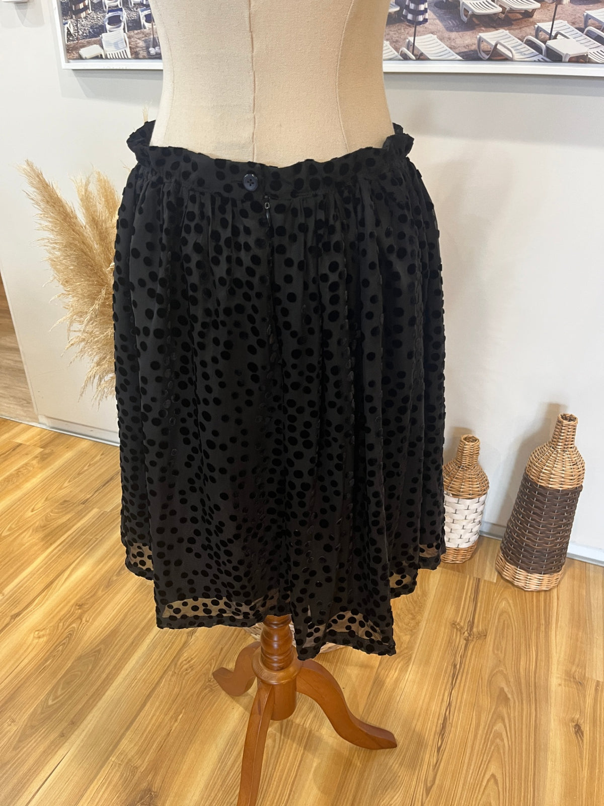 Goodness 100% Silk Black Velvet Spot Skirt – Size Large