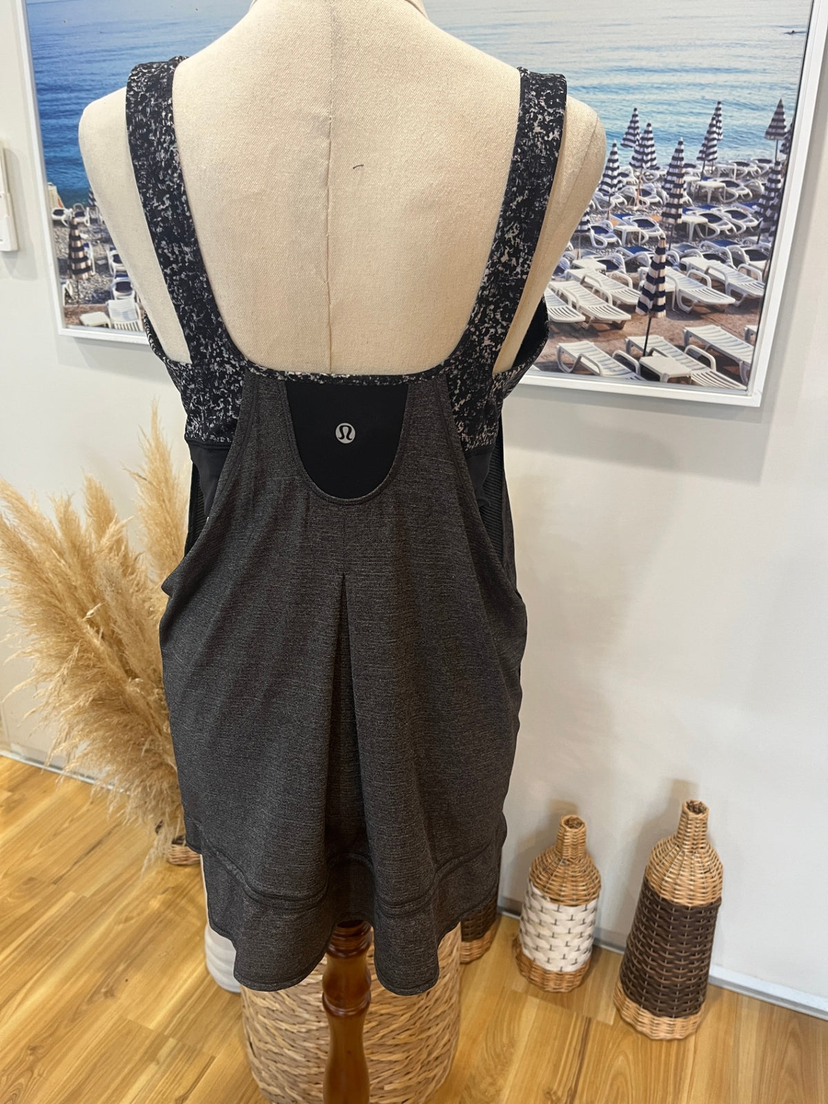 Lululemon Grey & Black Top XL – Lulu Size 12 / Kiwi Size 16