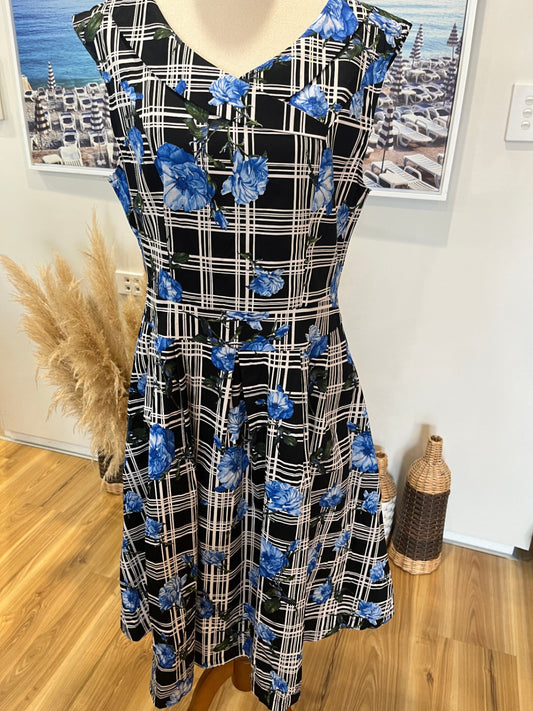Thanne Black & Blue Rose Dress – Size 14 | 50s Vintage-Inspired Style