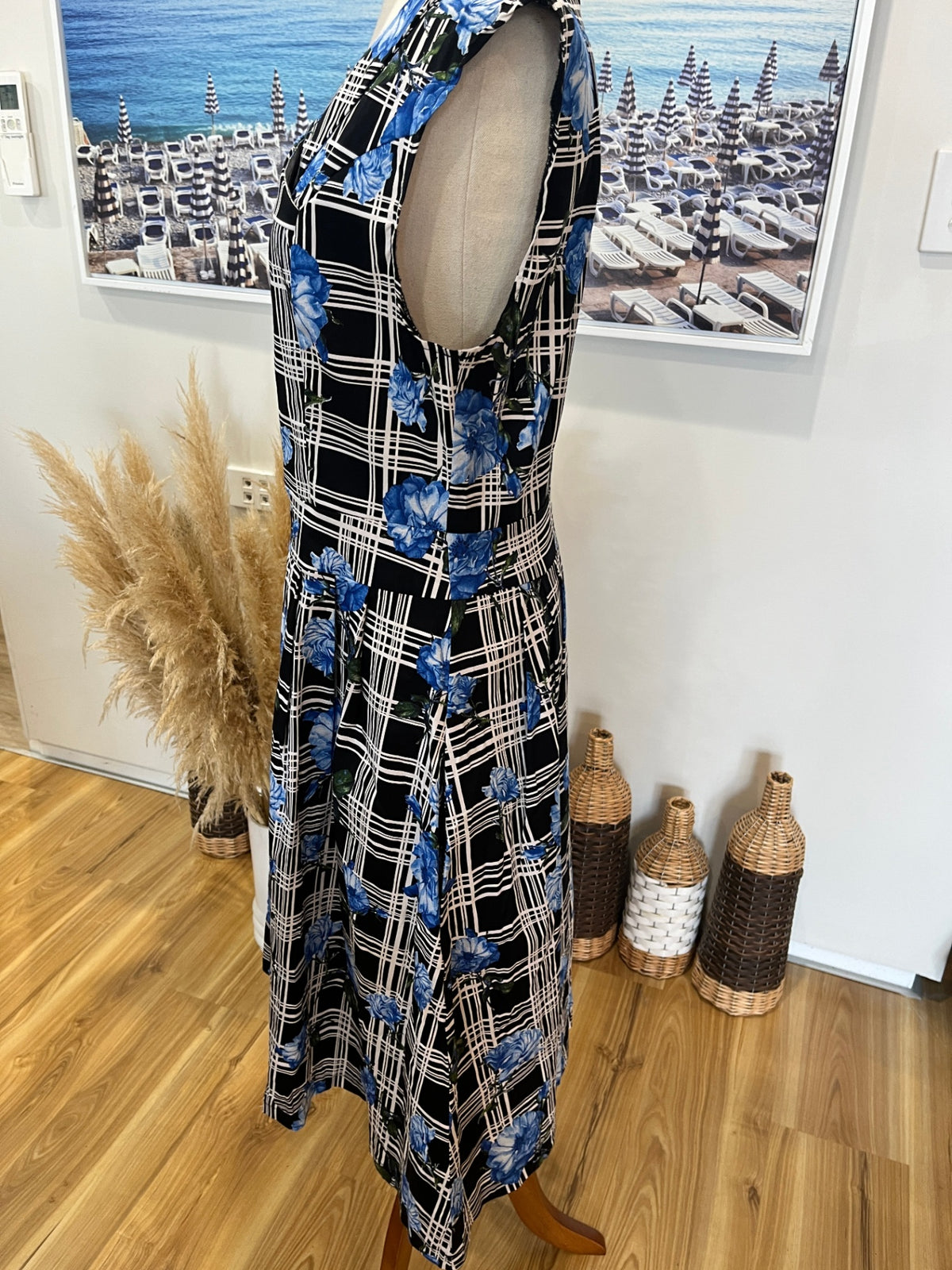 Thanne Black & Blue Rose Dress – Size 14 | 50s Vintage-Inspired Style