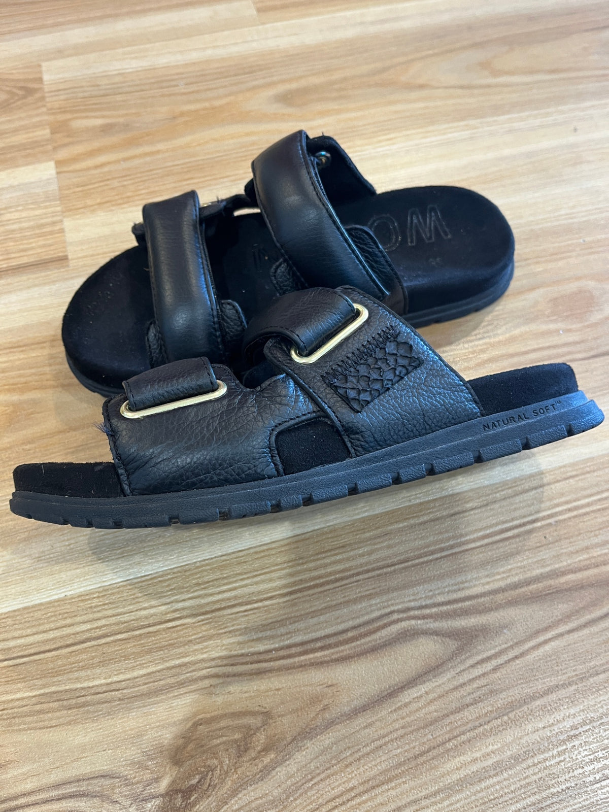 Woden Black Adjustable Strap Slides – EU 38