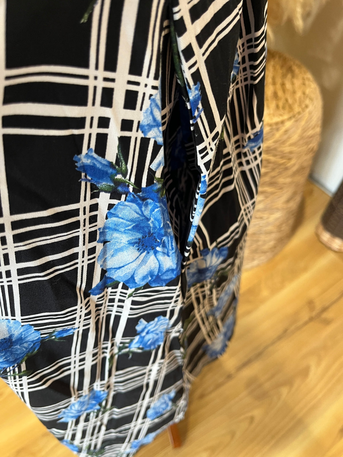 Thanne Black & Blue Rose Dress – Size 14 | 50s Vintage-Inspired Style