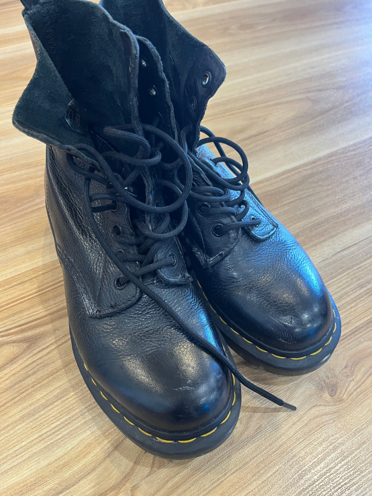 Dr. Martens Black Leather Boots – EU 39