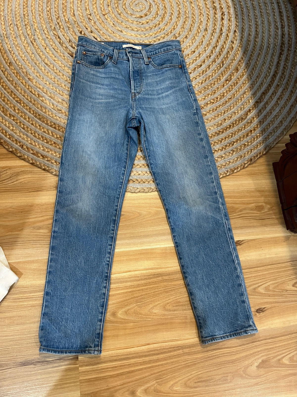 Levi’s Wedgie Straight Jeans – Mid Blue | Size 26