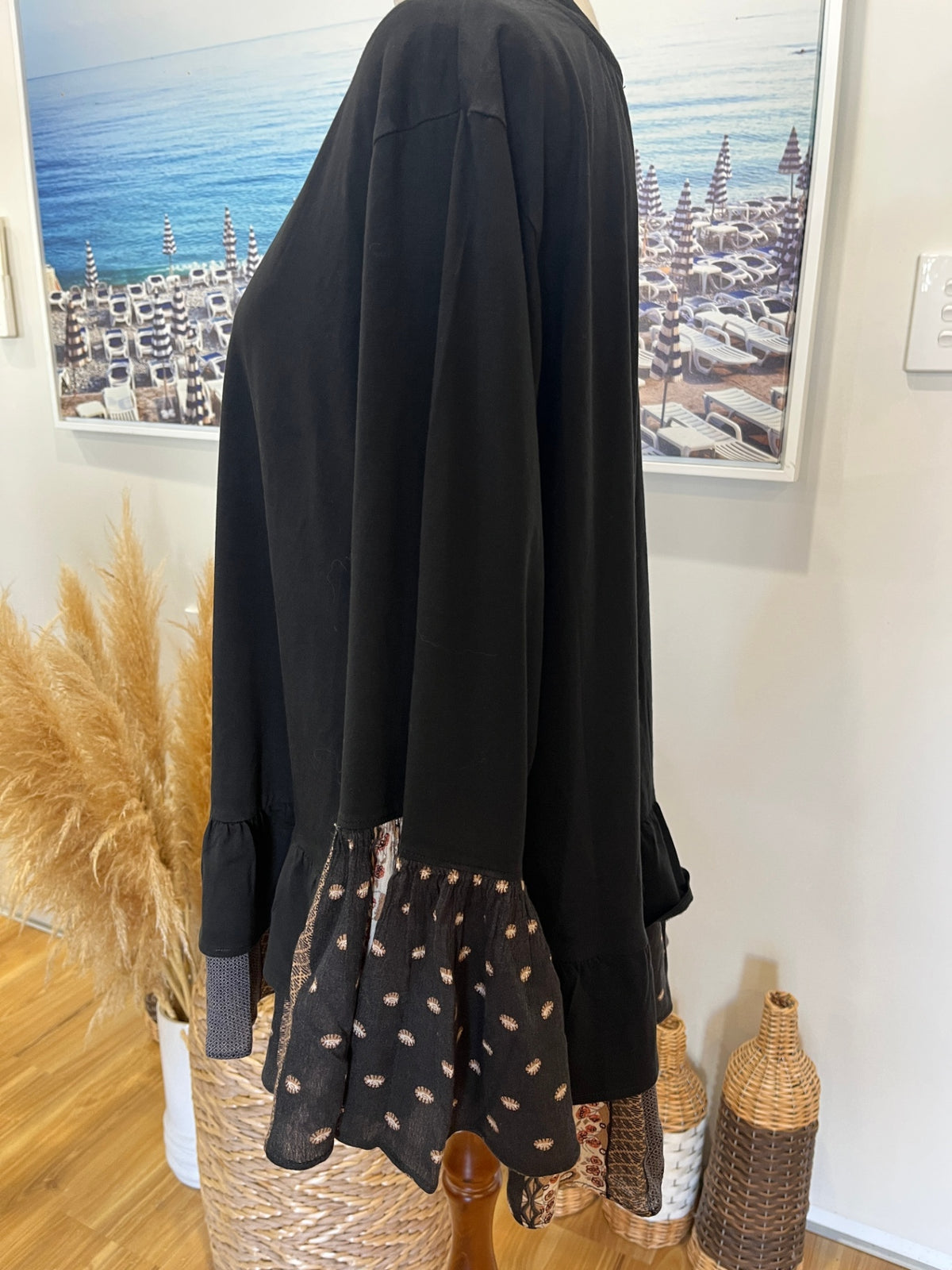 Lemon Tree Black Long Sleeve Top – Brown & Grey Trim | Size 18