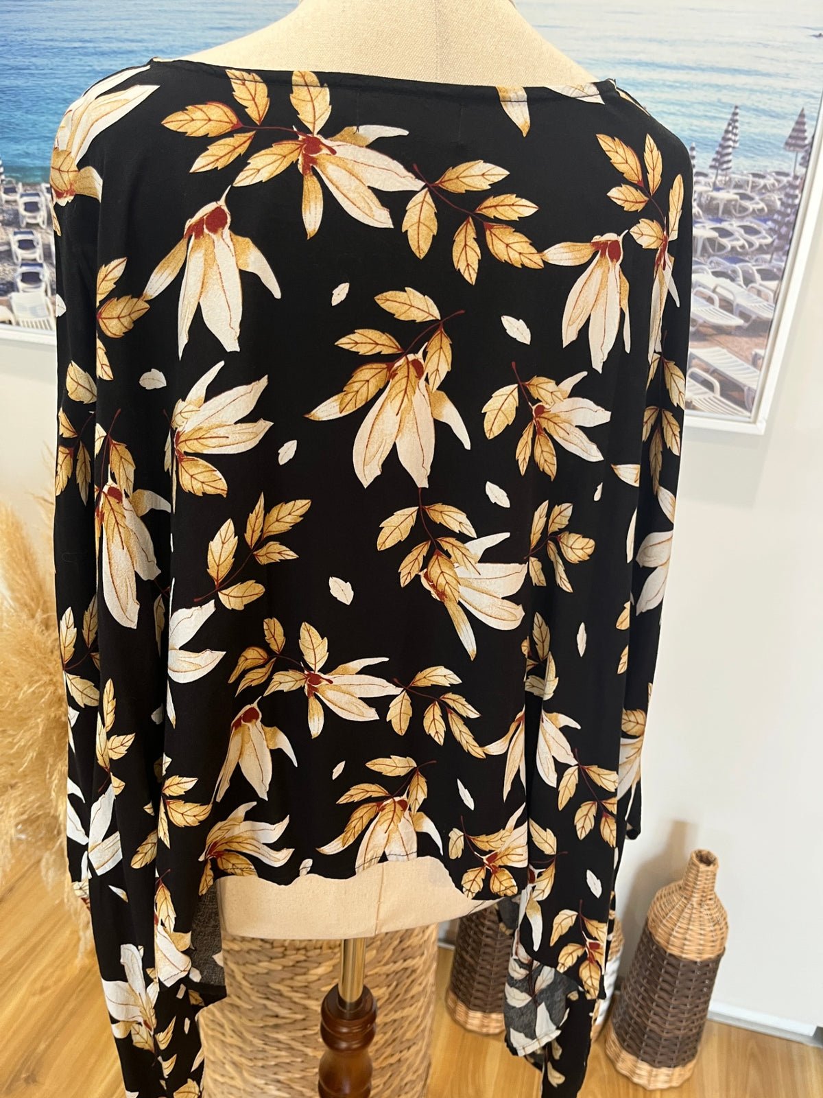 Unique Collections by Tracy Burns Floral Top – One Size