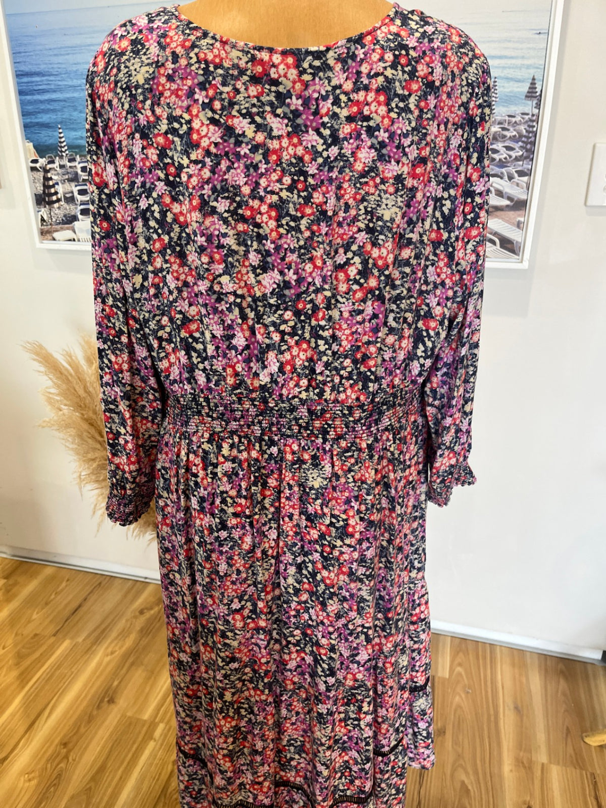 Virtuelle Floral V-Neck Dress Size 18 – Long Sleeve 