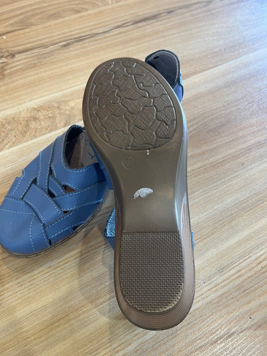* Rivers Genuine Leather Blue Closed Toe Sandals – Size 39