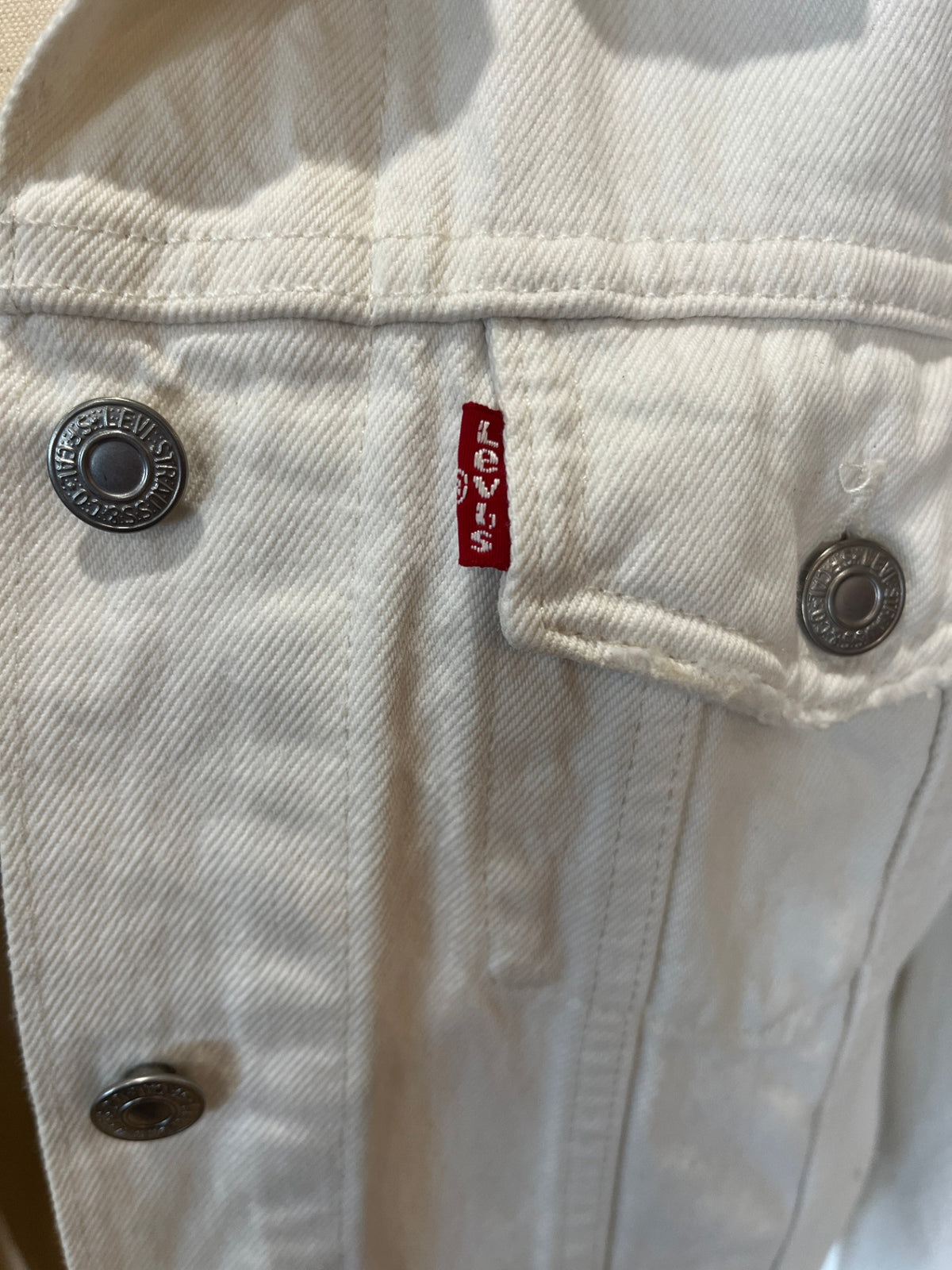 Levi’s Strauss & Co Off-White Denim Jacket Large – Distressed Vintage Style