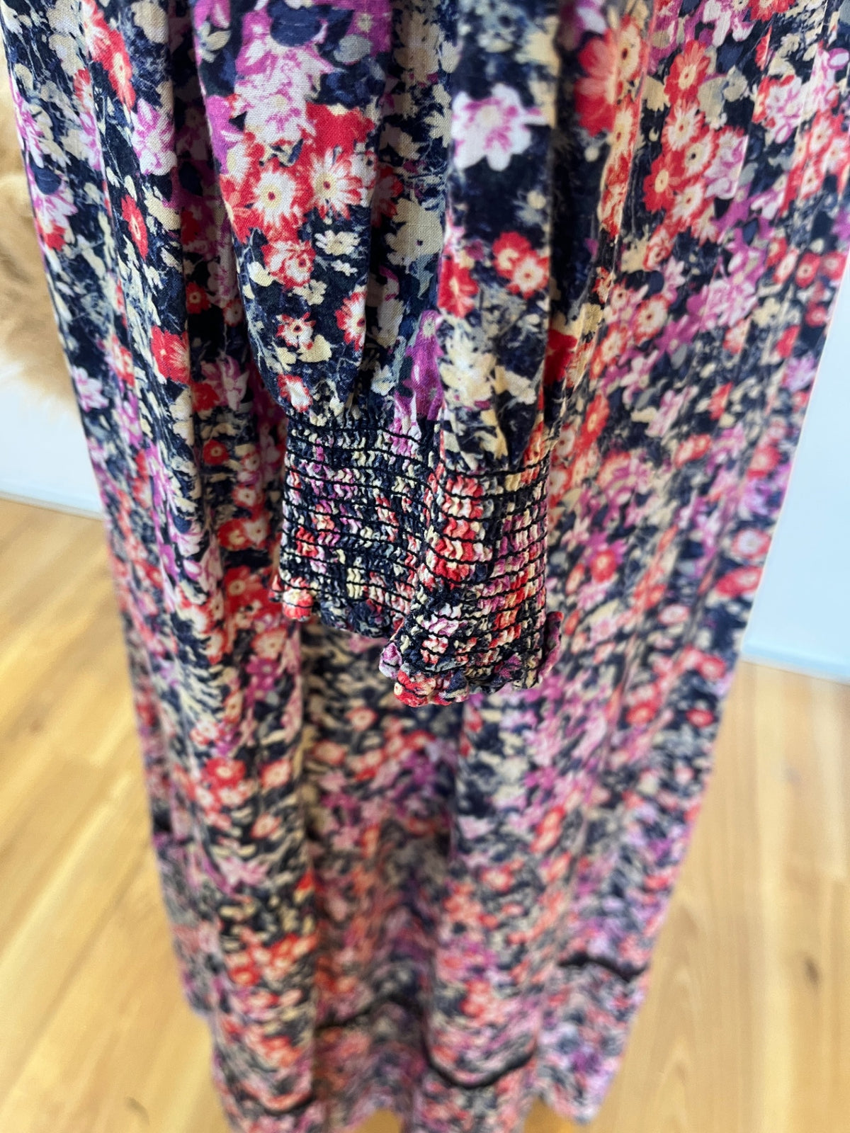 Virtuelle Floral V-Neck Dress Size 18 – Long Sleeve 