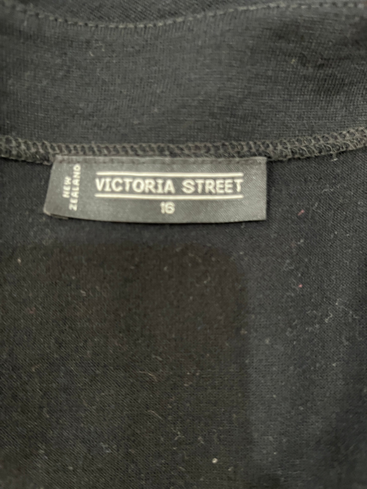 Victoria Street Merino Wool Black Tunic Size 16 – V-Neck | Shiny Contrast Detail