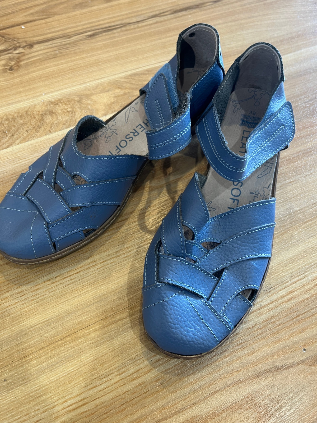 * Rivers Genuine Leather Blue Closed Toe Sandals – Size 39