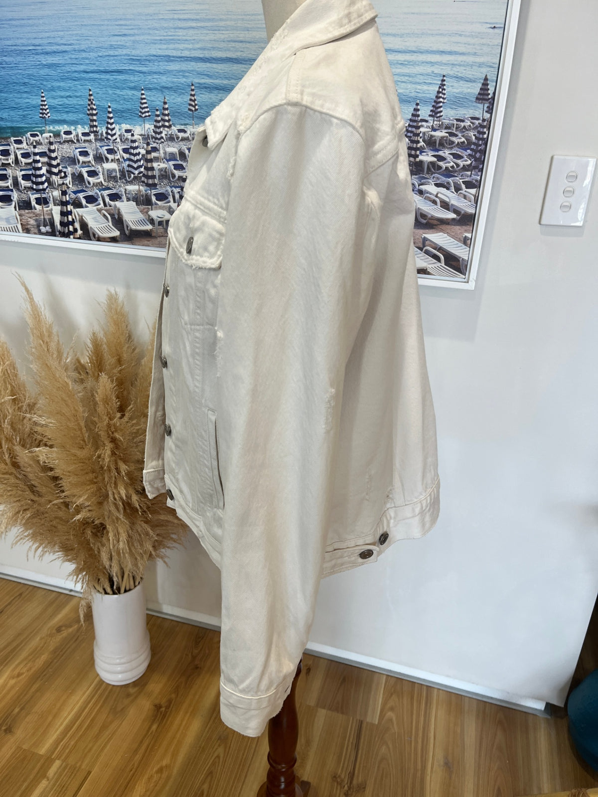 Levi’s Strauss & Co Off-White Denim Jacket Large – Distressed Vintage Style