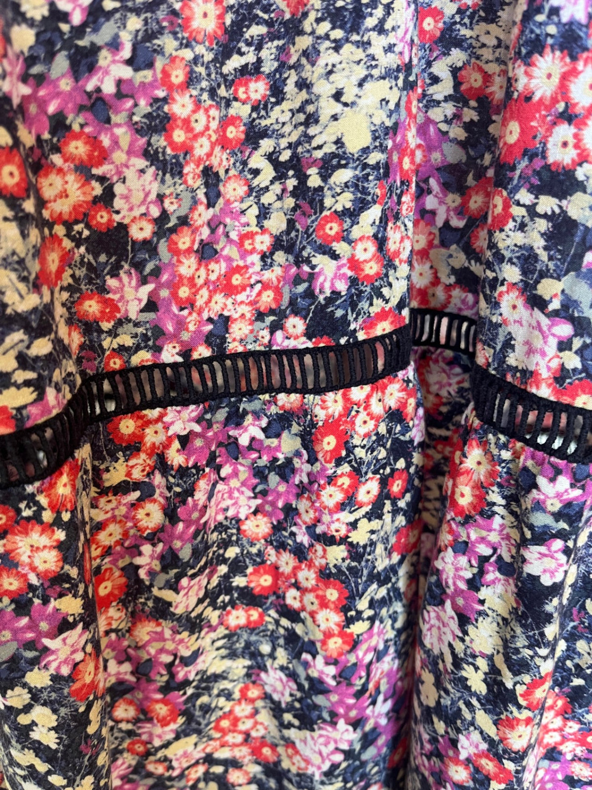 Virtuelle Floral V-Neck Dress Size 18 – Long Sleeve 