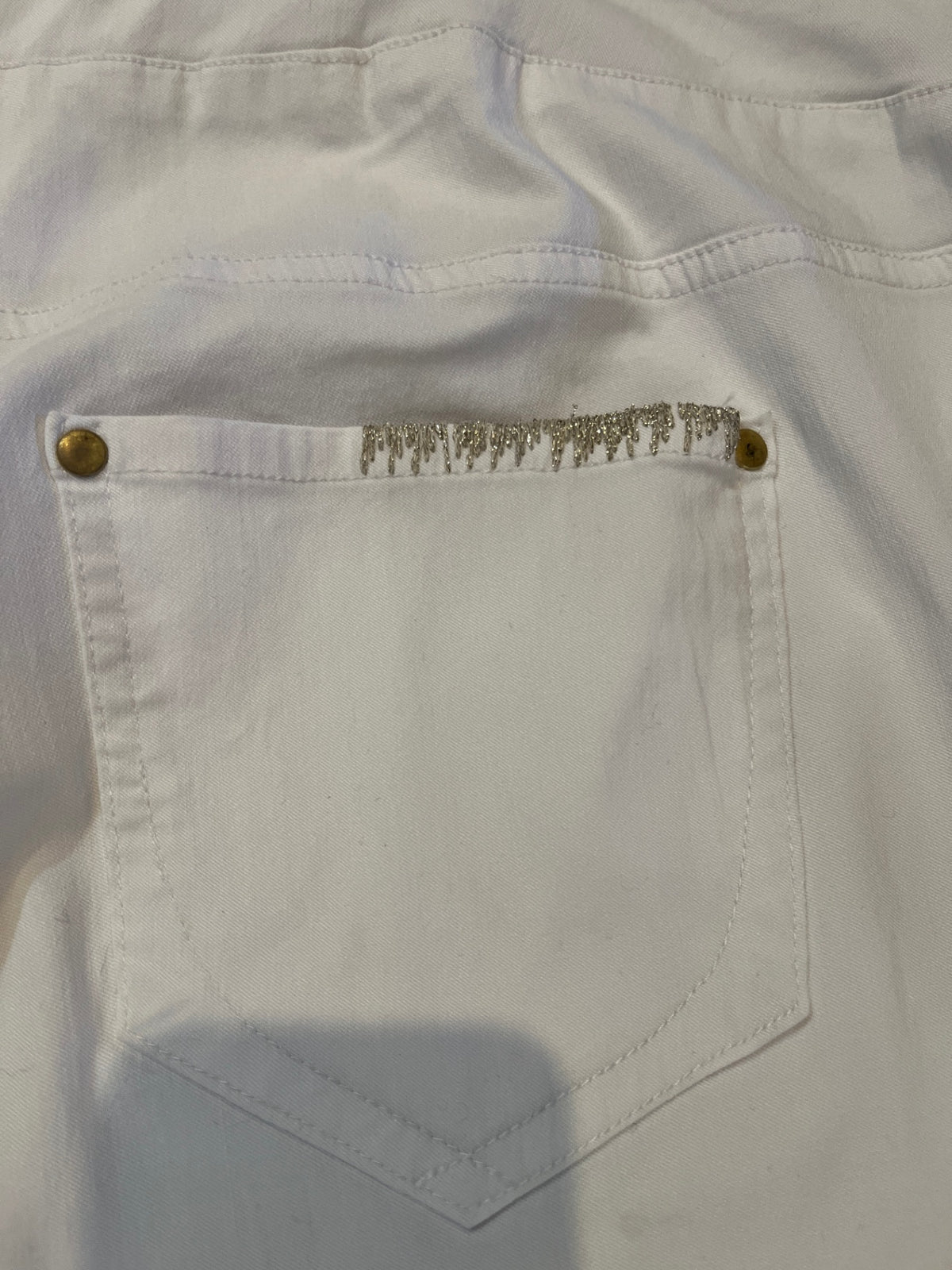 Taking Shape White Stretch Capri Pants – Size 24