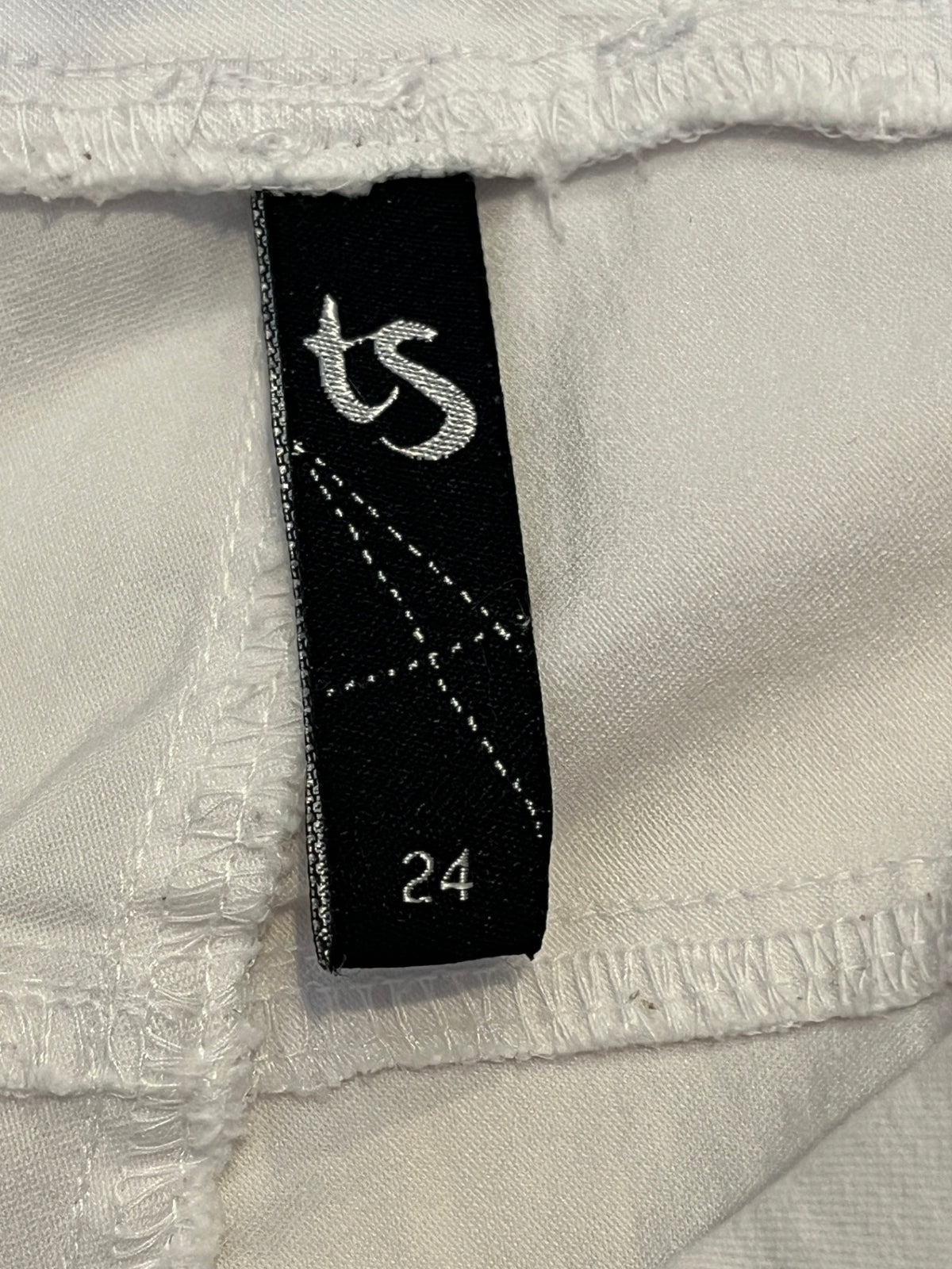 Taking Shape White Stretch Capri Pants – Size 24